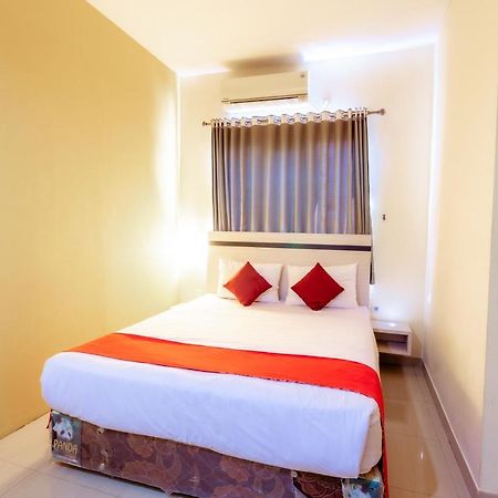 Pratisarawirya Guesthouse By Ecommerceloka Surabaya Eksteriør bilde