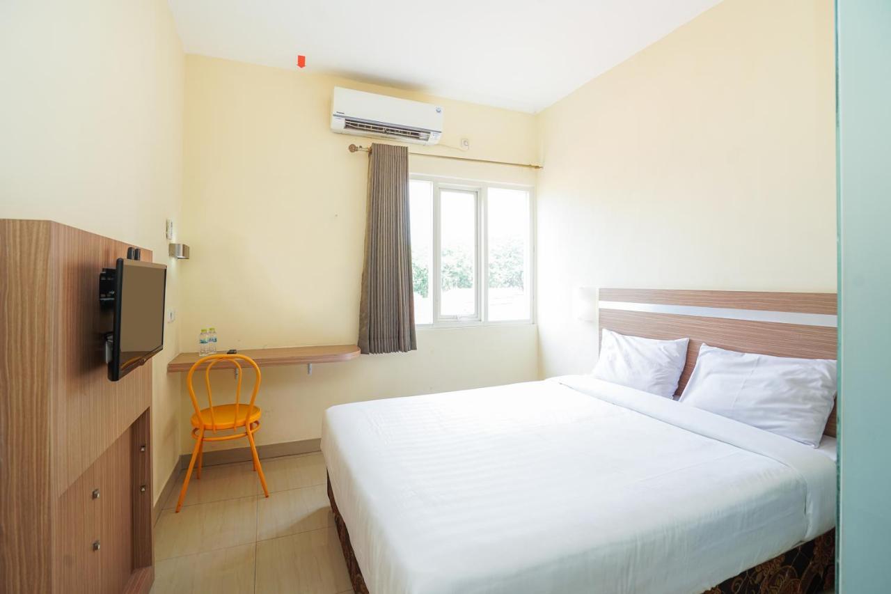 Pratisarawirya Guesthouse By Ecommerceloka Surabaya Eksteriør bilde