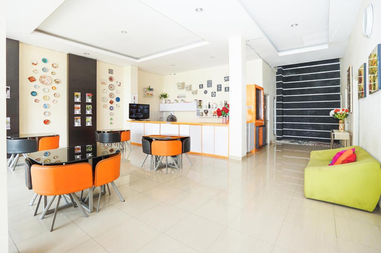Pratisarawirya Guesthouse By Ecommerceloka Surabaya Eksteriør bilde