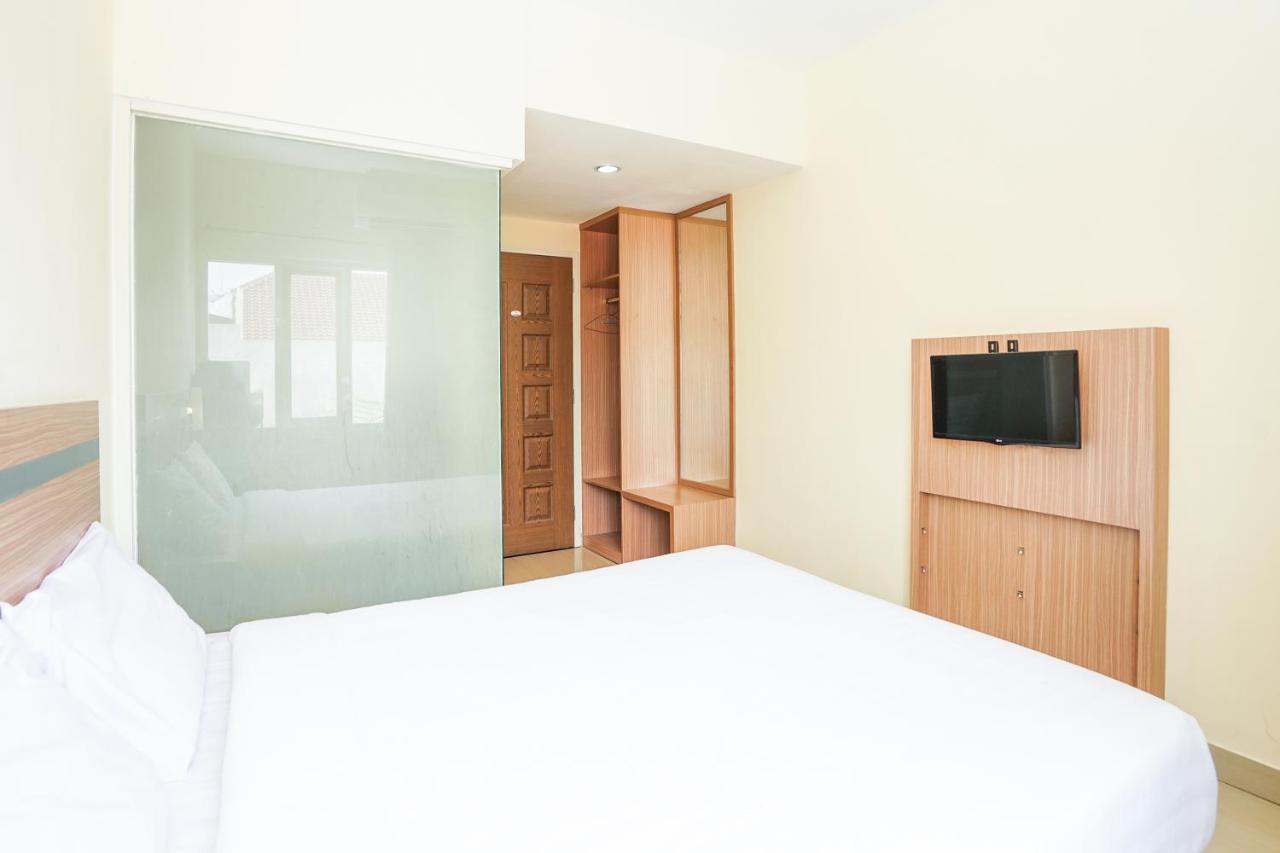 Pratisarawirya Guesthouse By Ecommerceloka Surabaya Eksteriør bilde