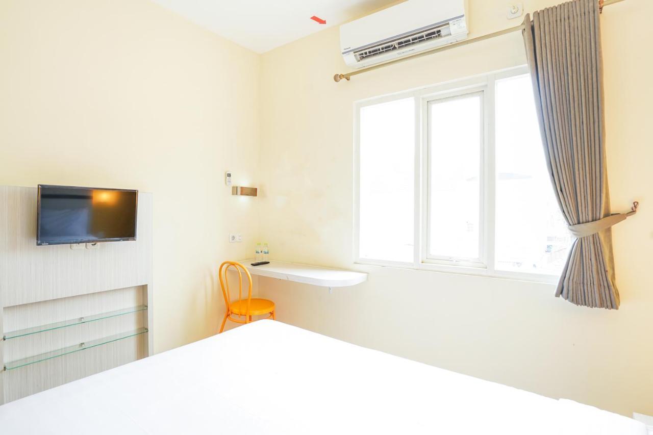 Pratisarawirya Guesthouse By Ecommerceloka Surabaya Eksteriør bilde