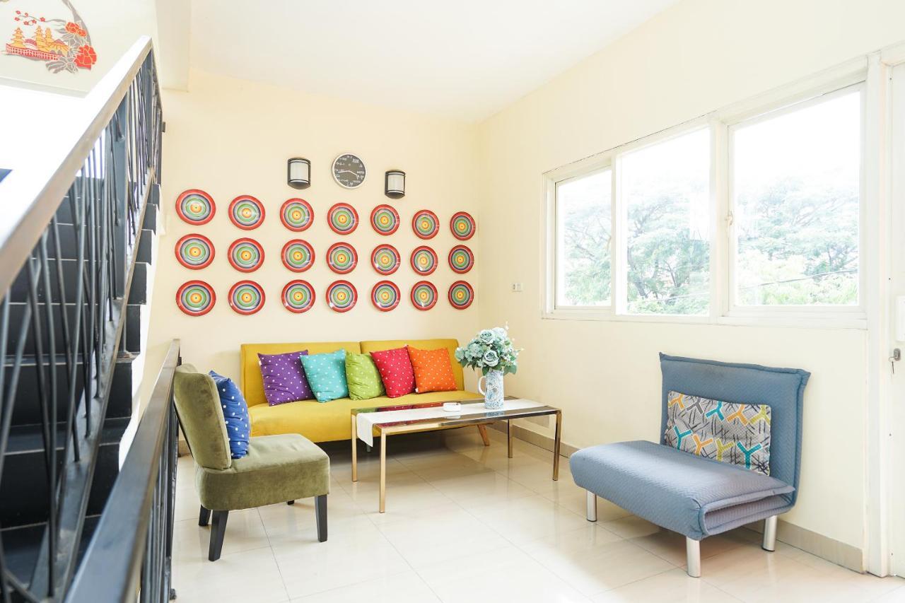 Pratisarawirya Guesthouse By Ecommerceloka Surabaya Eksteriør bilde
