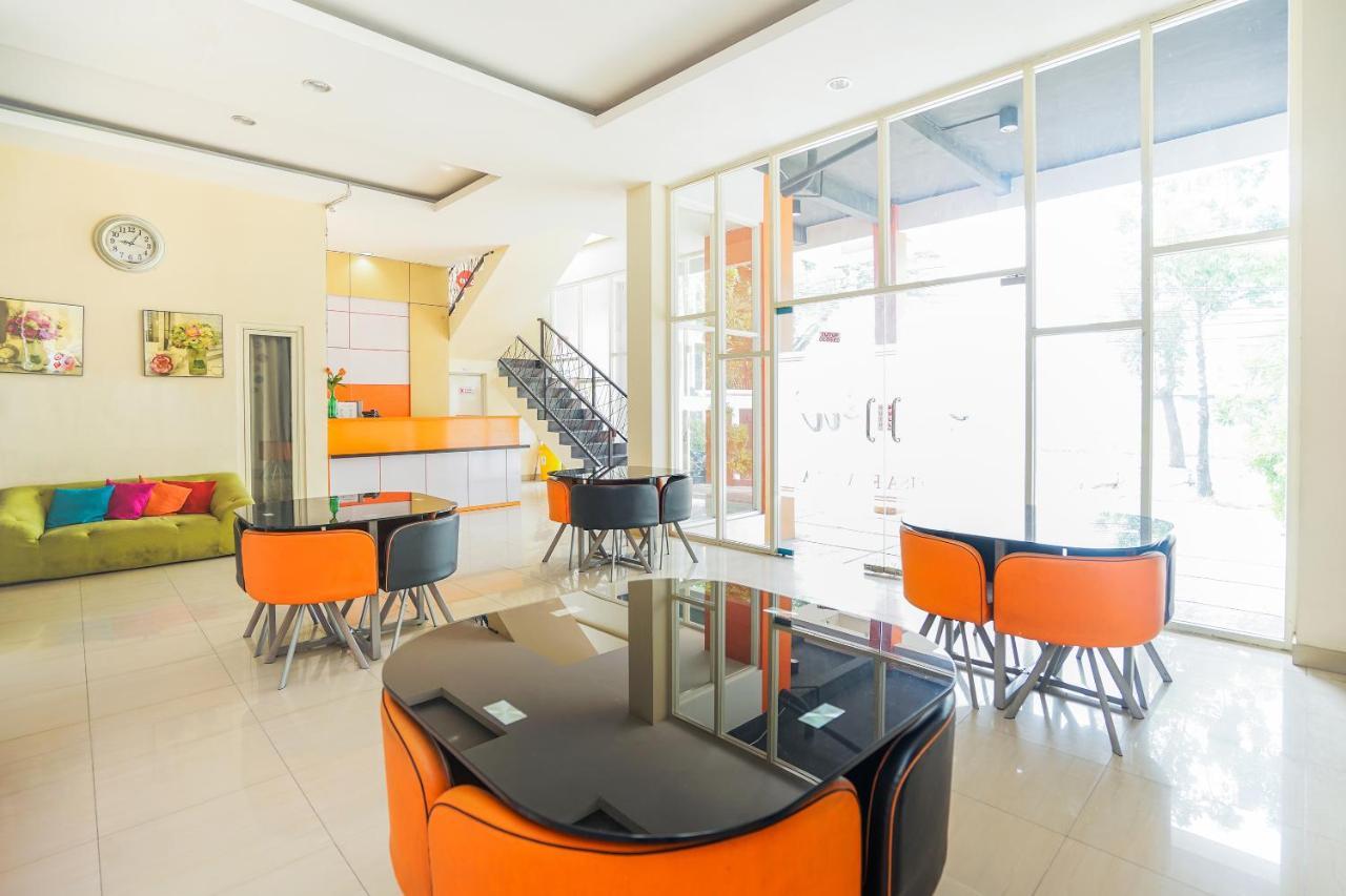 Pratisarawirya Guesthouse By Ecommerceloka Surabaya Eksteriør bilde